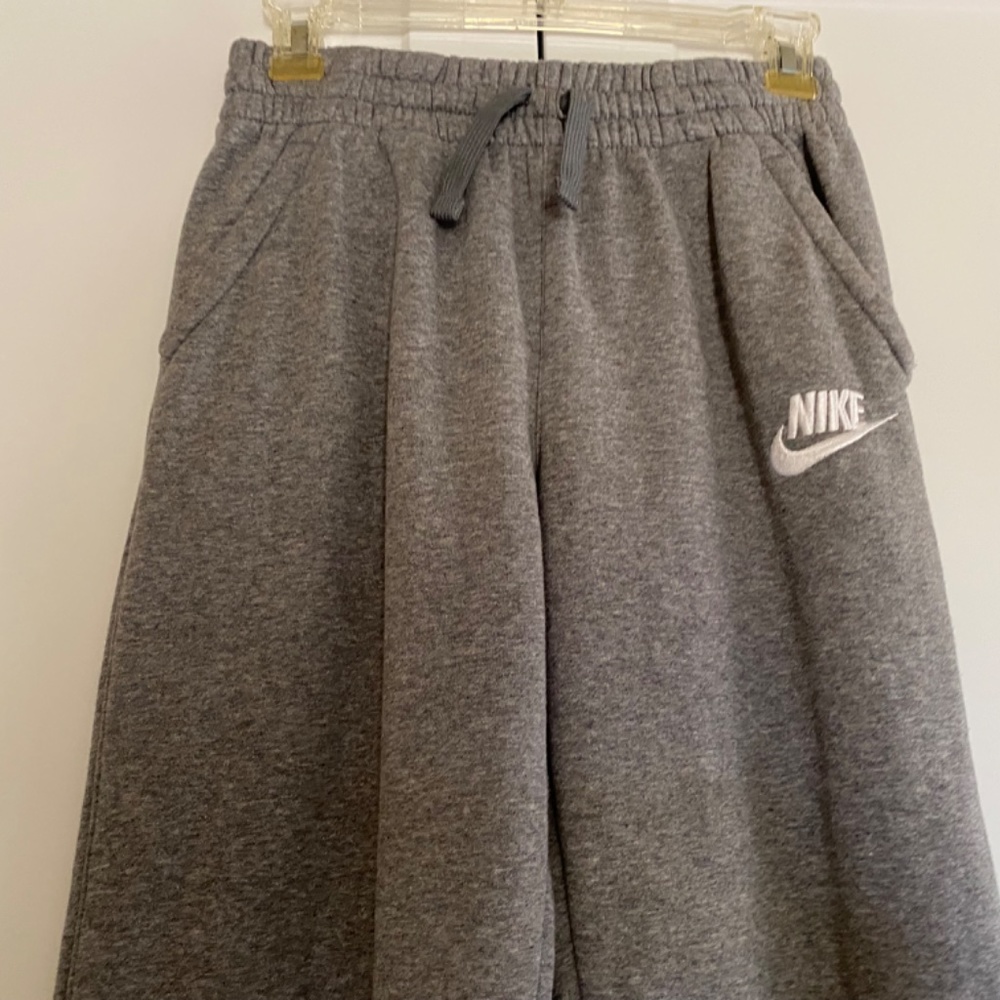Nike - Picture 2 of 11